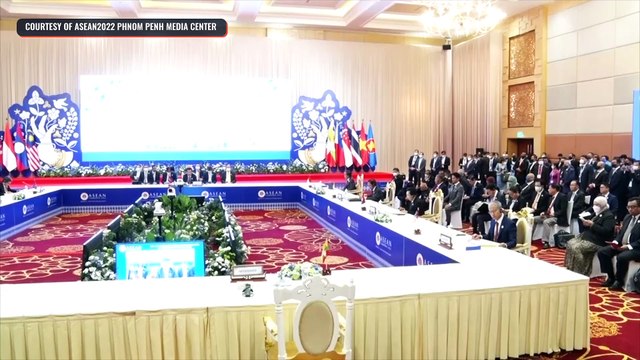 Scenes from the 40th ASEAN Summit Plenary Session