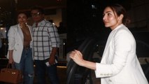Malaika Arora Bandra में Restaurant के बाहर हुईं Spot, किसकी गाड़ी में घर निकलीं Malaika? Watch
