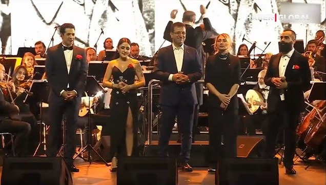 Ekrem İmamoğlu önce türkü söyledi sonra eşiyle dans etti