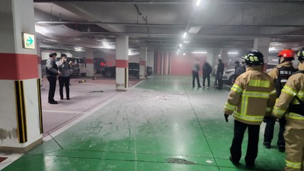 여성 몸에 불 지르고 달아난 40대...경찰 추적 중 / YTN