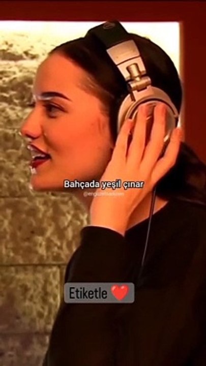 Harika ses kız güzel söylüyor