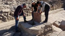 Alexandria Troas Antik Kenti'nde yapılan kazı çalışmalarında, 1900 yıllık 2 atık su kanalı bulundu