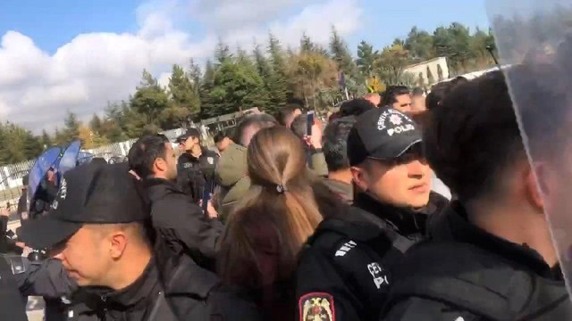 Ankara’da öğretmenlerin protestosuna polis müdahalesi