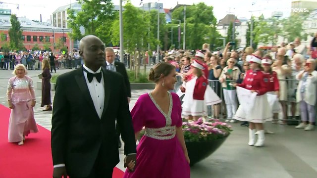 Норвежская принцесса отказалась от привилегий ради бизнеса с женихом-шаманом