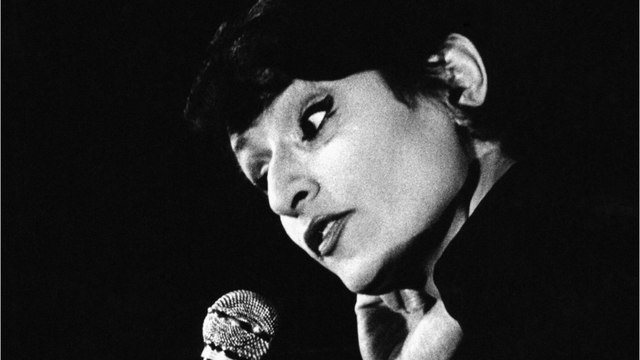 VOICI - Barbara abusée par son père : ce terrible inceste évoqué dans sa chanson l’Aigle noir