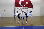 Üstü üste Türkiye şampiyonu olan ayak tenisi takımı, Dünya Şampiyonası'na hazırlanıyor