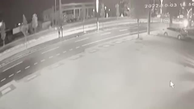 Aksaray'da otomobilin çarpması sonucu yaralanan genç yaşam mücadelesini kaybetti