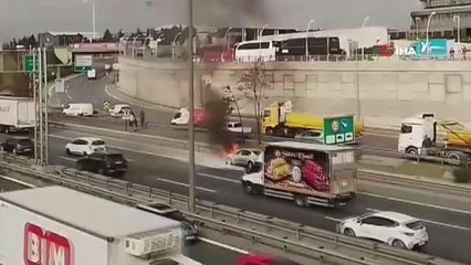 TEM'de bir otomobil alev aldı, araç içindekiler sona anda kurtuldu