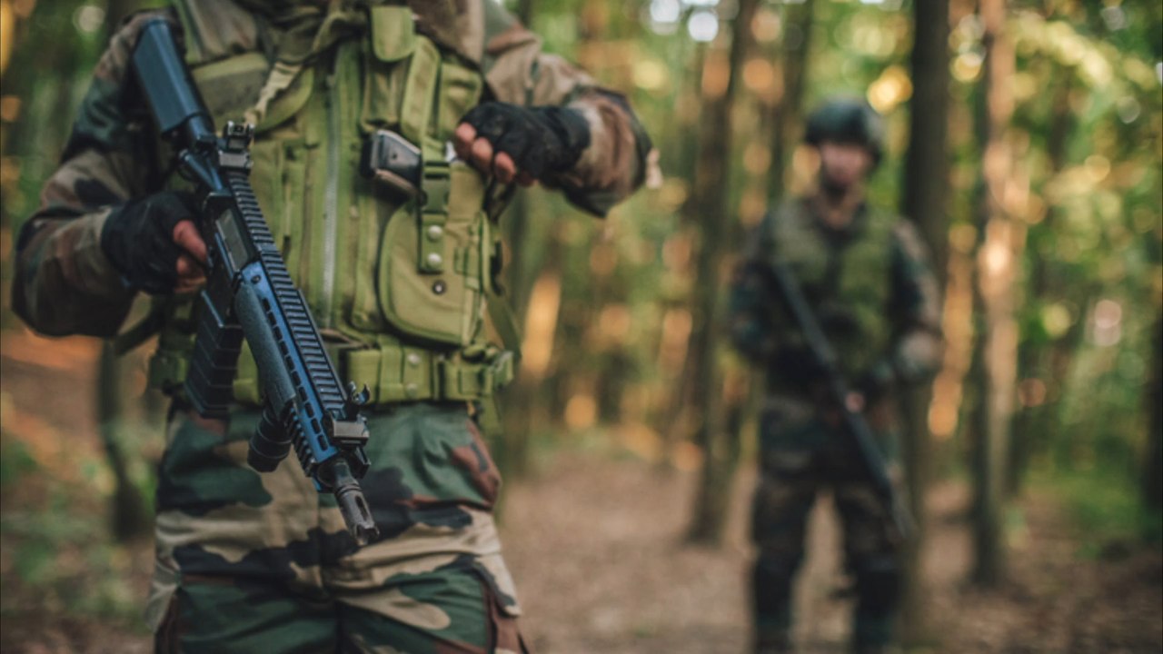 Überlebende Russen berichten vom Horror an der Front