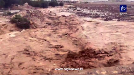 سيول شديدة بسبب غزارة الأمطار في المفرق