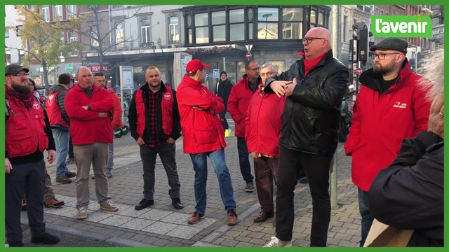 Grève générale: rassemblement de cheminots devant la gare de Namur