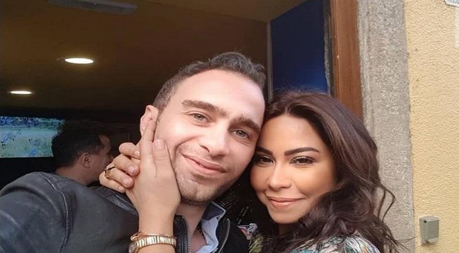 شيرين عبد الوهاب تجلس مع حسام حبيب في فيلا بالتجمع بعد خروجها من المستشفى