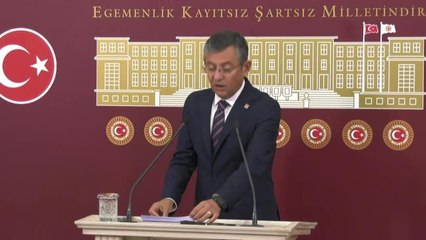 Özgür Özel'den Öğretmenlerin Gözaltına Alınmasına Tekpi: "Ak Parti'nin Çöküş Döneminin En Güzel Resmedildiği Tablo Olarak Milletimize Emanet Ediyorum"