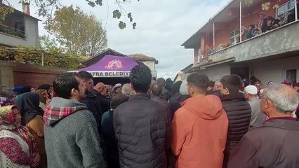 Kazada yaşamını yitiren iki lise öğrencisinin cenazeleri toprağa verildi