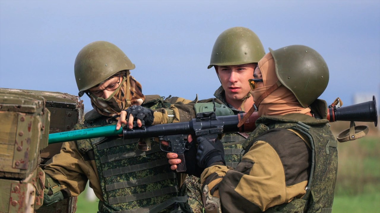 Anti-putin-zelle zerstört russischen treibstoff-zug!