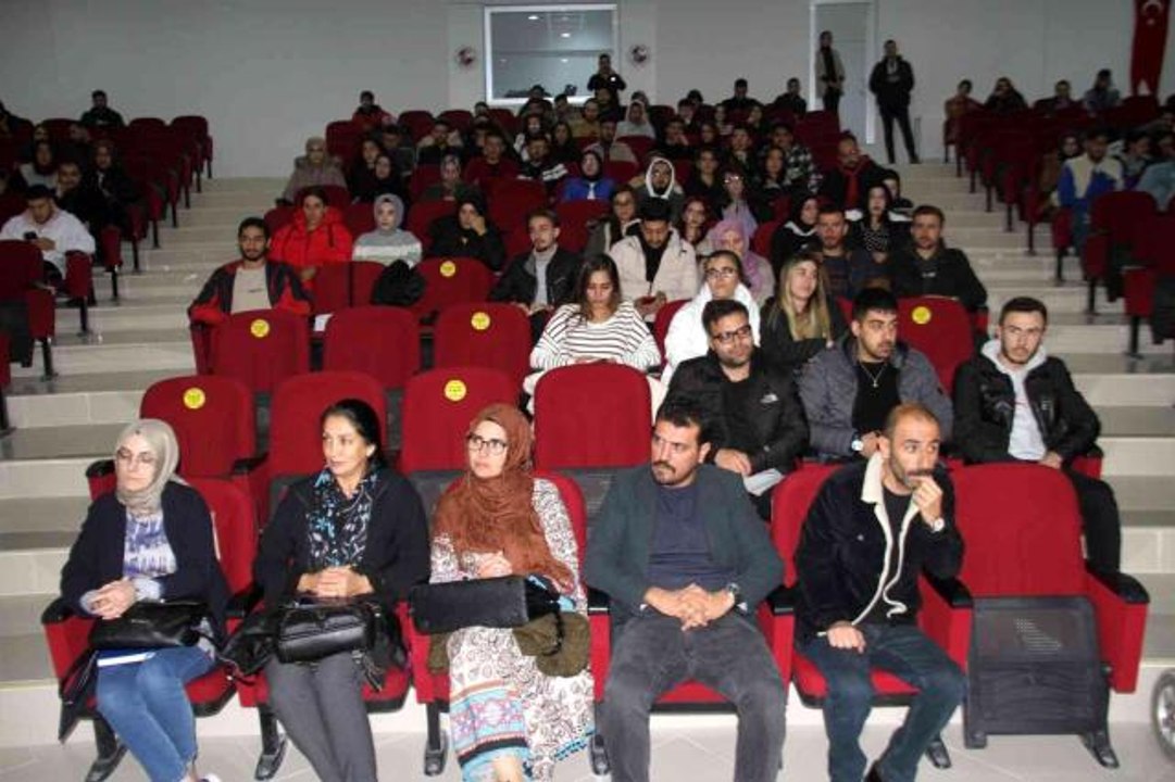 Üniversite öğrencilerine 'bağımlılıkla mücadele' konferansı