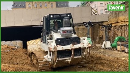 On creuse sous la place Léopold à Arlon