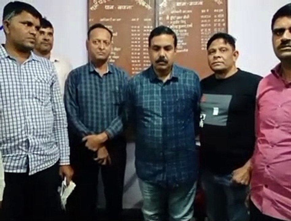 पिता की मौत...बेटे से मांगी 3500 रुपए की रिश्वत, अब गिरदावर रंगे हाथ पकड़ा