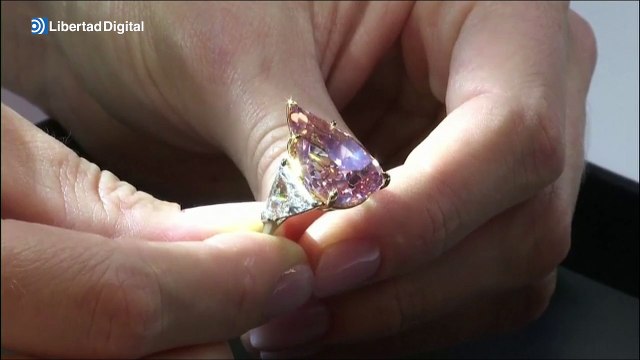 Se subasta en Suiza uno de los diamantes rosas más grandes del mundo