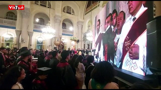 شاهد البابا تواضروس يترأس صلاة العشية بالكنيسة المرقسية بالإسكندرية