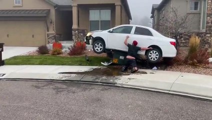 Il a crashé sa voiture et ce n'est pas difficile de comprendre pourquoi