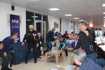 KYK yurdunda, "Deprem Anı, Çök Kapan Tutun ve Tahliye" tatbikatı düzenlendi
