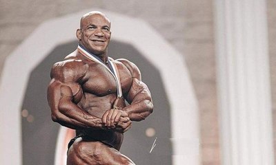 بيغ رامي يتصدّر محركات البحث بسبب صور تظهر زواجه للمرة الثانية