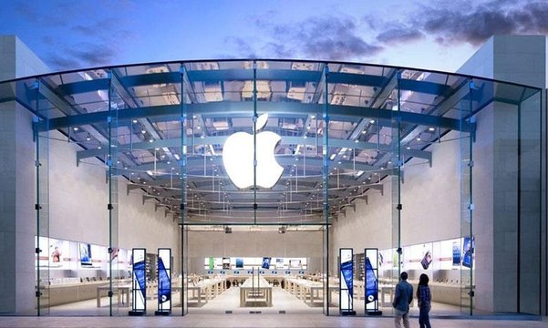 سهم شركة آبل يرتفع بنسبة تصل إلى 3.2% مسجّلًا مستوى قياسي جديد