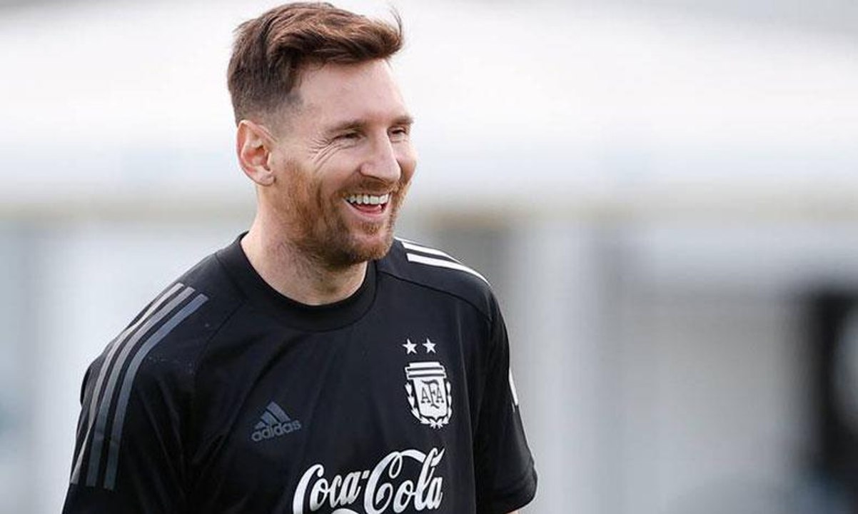 الكاميرات ترصد ميسي بحال جيّدة في تدريبات منتخب الأرجنتين وجماهير "سان جرمان" تنتقده