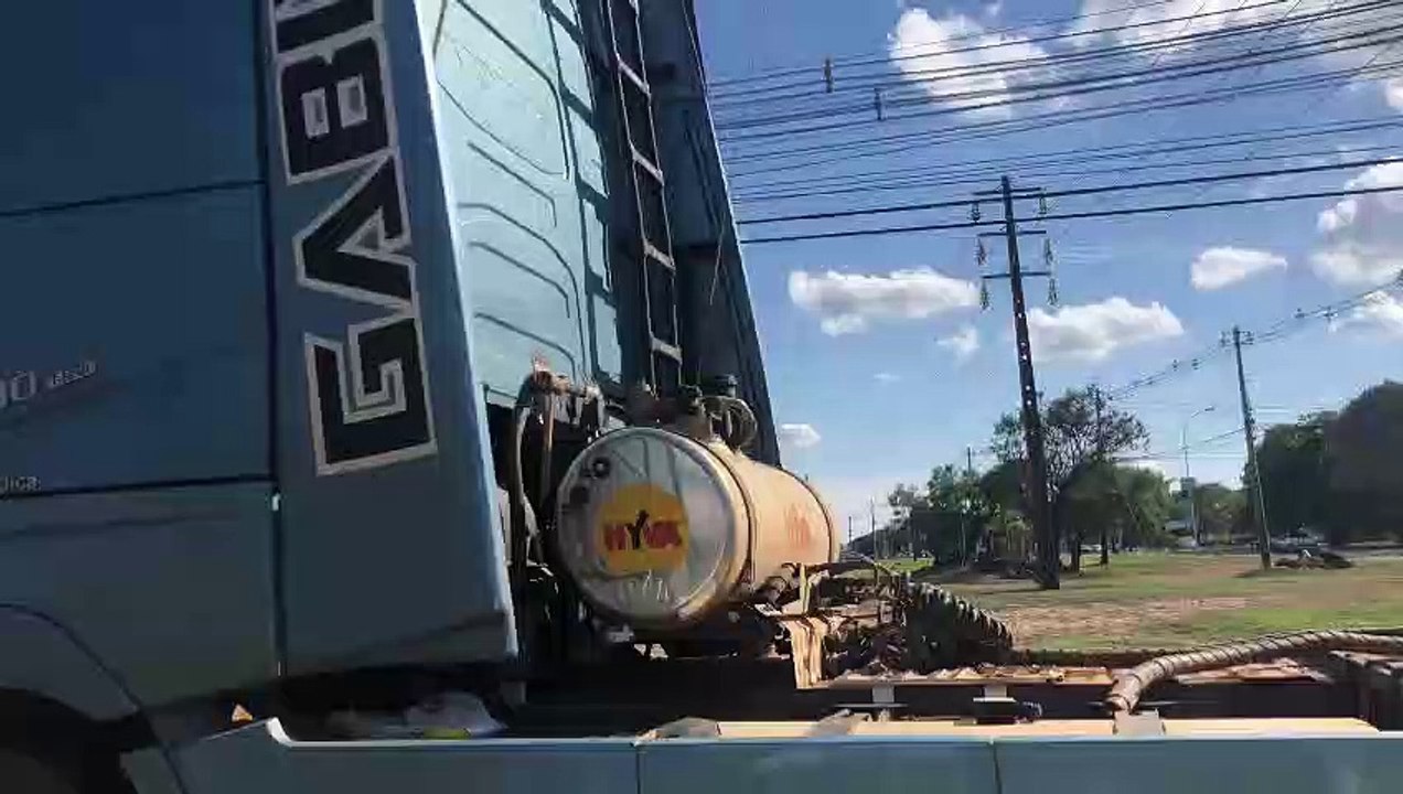 Mais de 100 caminhões bolsonaristas chegam ao DF para acompanhar manifestações
