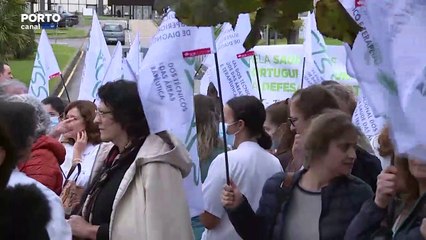 Técnicos Superiores de Diagnóstico e Terapêutica em protesto à porta do Hospital Pedro Hispano