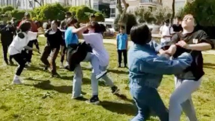 Yaş ortalaması 14! Kız çocuklarının kavgasında ortalık savaş alanına döndü