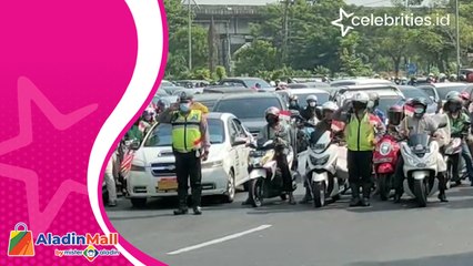 Hari Pahlawan, Pengendara Hormat Bendera dan Mengheningkan Cipta di Bundaran Waru Sidoarjo
