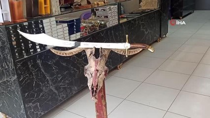 Geyik, koç ve manda boynuzundan yaptığı kılıçlar yurt dışından da rağbet görüyor