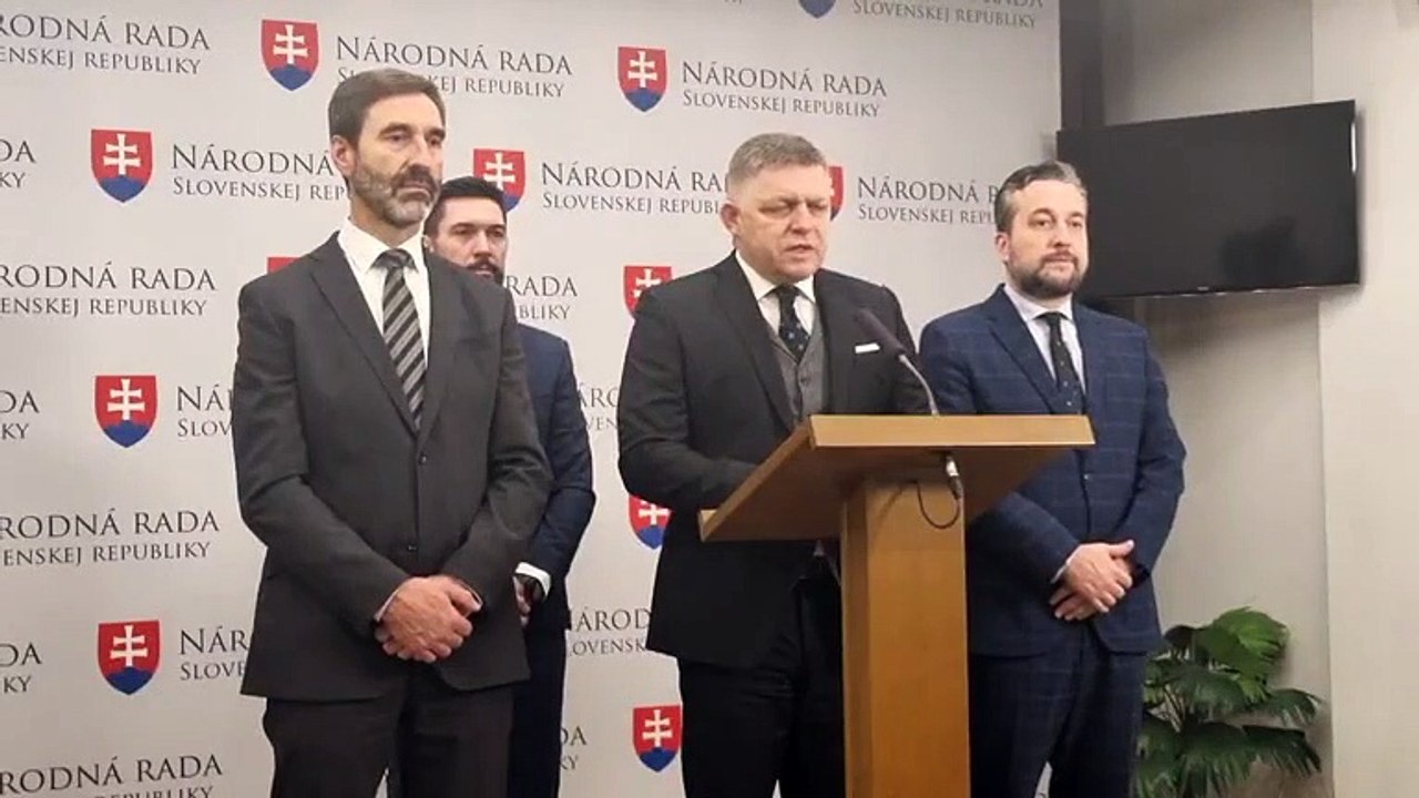 ZÁZNAM: R. Fico vyzval poslancov, aby otvorili mimoriadnu schôdzu k zdravotníctvu
