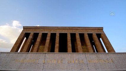 MSB'den, Anıtkabir'in yorulmaz koruyucuları "saygı nöbetçileri" paylaşımı