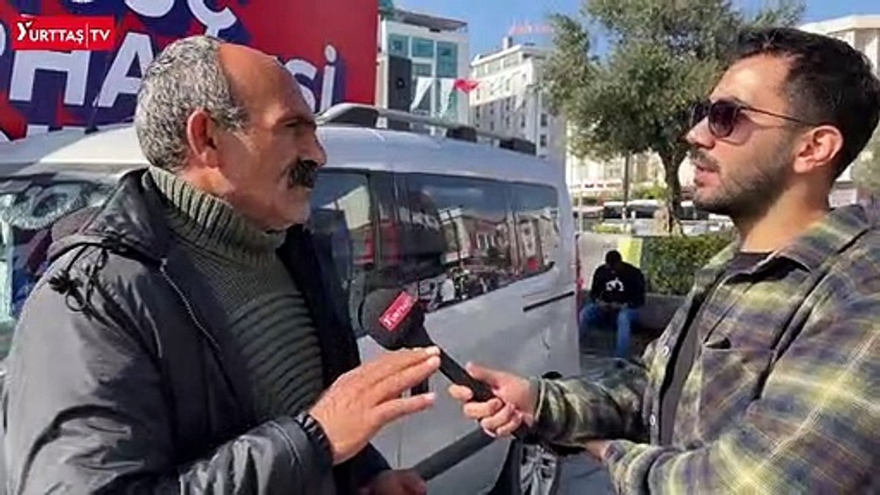 Kat kat giyinen yurttaş isyan etti! "Hani hastane!"
