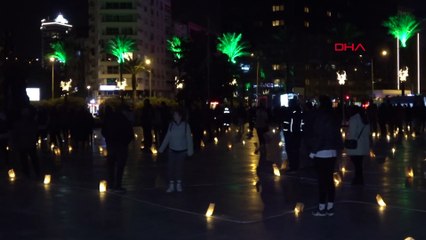 İzmir, Ata’ya saygı nöbetinde