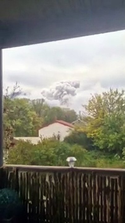 Isère: Des "explosions suivies d’un incendie" se sont produites ce matin dans un atelier de la plateforme du site de produits chimiques Arkema de Jarrie, près de Grenoble - VIDEO