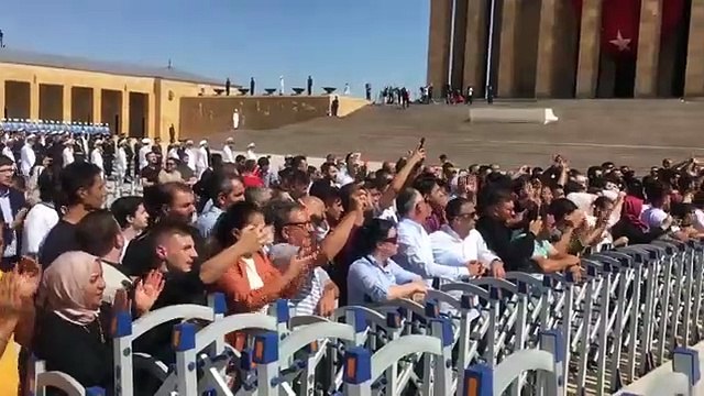 Anıtkabir'de 'Tayyip Erdoğan' sloganları tepki çekti