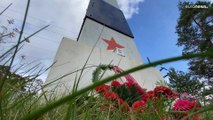 Снос советских памятников в Латвии: все точки зрения в репортаже Euronews