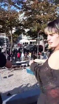 Alunos bloqueiam escola em Lisboa pelo fim dos combustíveis fósseis