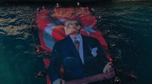 Dalgıçlar su altında Atatürk posteri açtı
