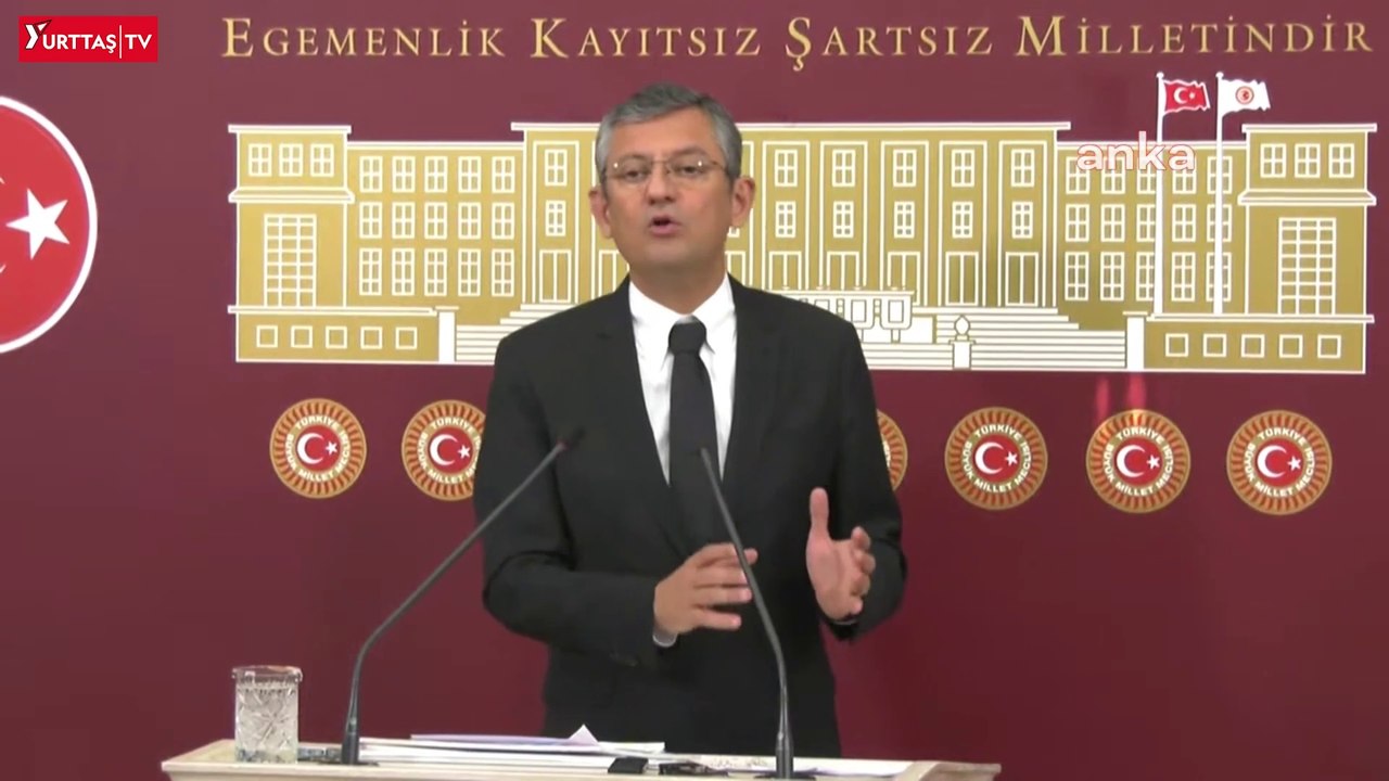 Özgür Özel'den Anıtkabir'deki 'Erdoğan' sloganlarına sert tepki! "Rezalet! Utanç verici"