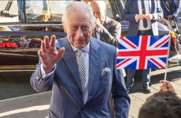 Lanzan huevos al rey Carlos III en su visita a York
