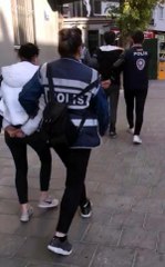 İZMİR'DE, İNTERNETTE ÜRÜN İLANIYLA 'KAPARO' DOLANDIRICILIĞINA 2 TUTUKLAMA