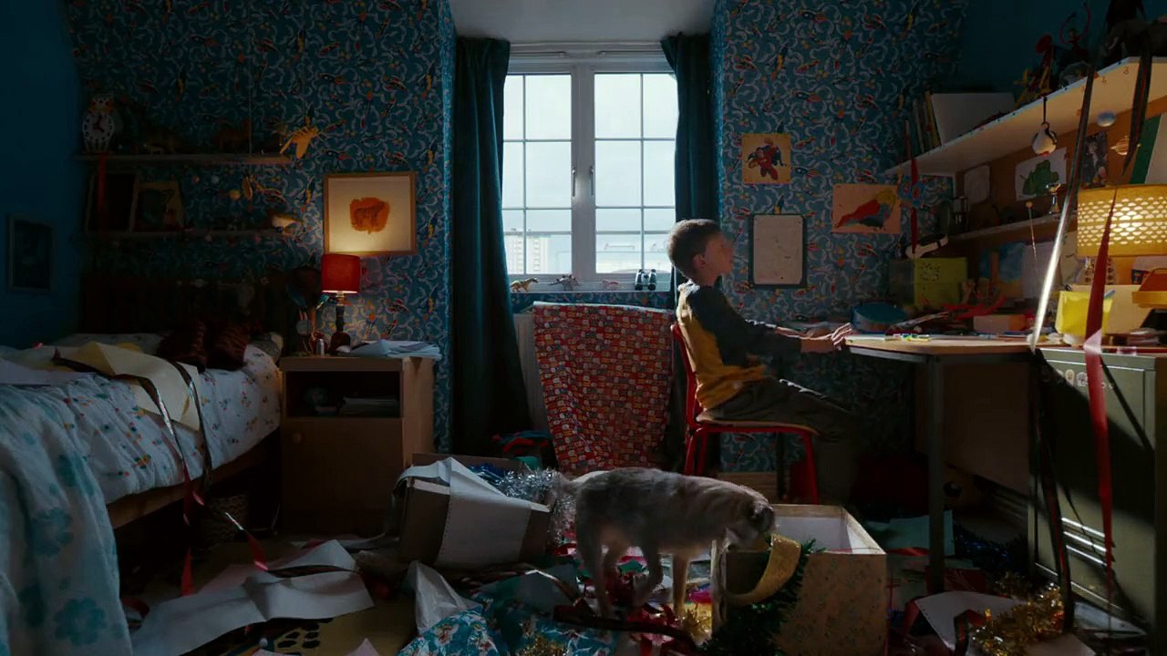 Regardez le spot de pub de Mc Donald's en Grande-Bretagne pour les fêtes de Noël qui bouleverse les téléspectateurs avec un beau message positif