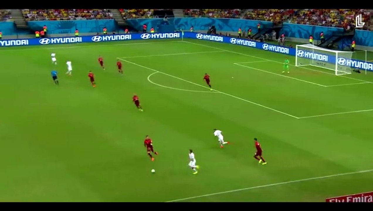 Cristiano Ronaldo Moments of Magic(480P)