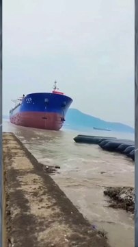 Reverse Ship Launching || Launching using air bags Today