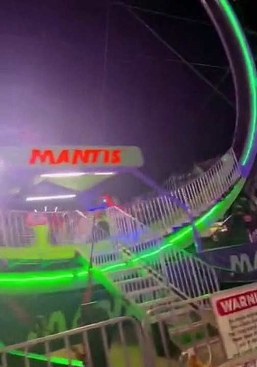 Une personne n'assume pas dans un manège et en fait profiter tout le monde